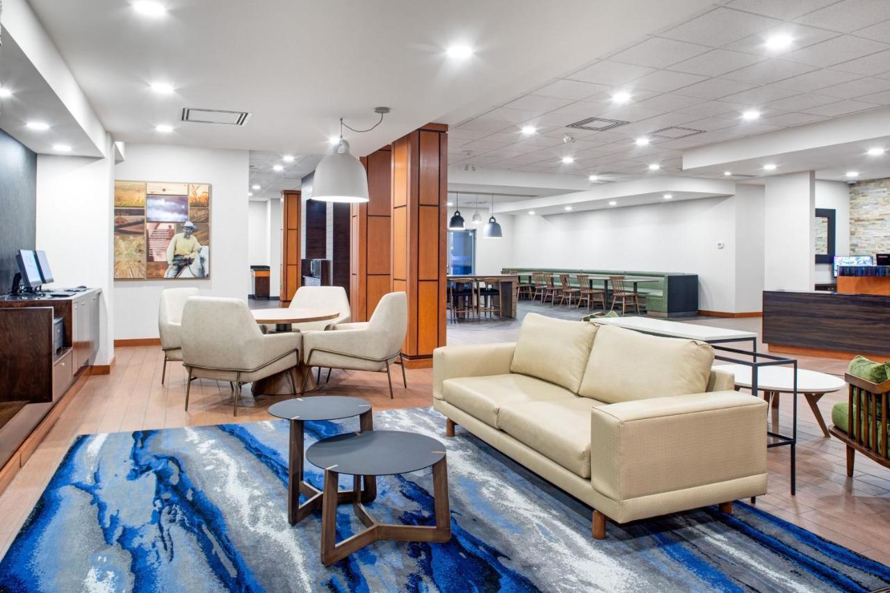Fairfield Inn & Suites By Marriott Toronto מיסיסאוגה מראה חיצוני תמונה