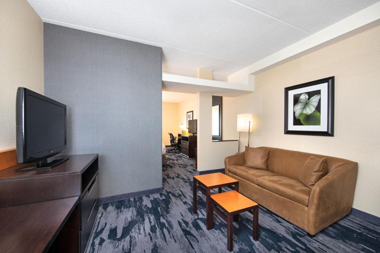 Fairfield Inn & Suites By Marriott Toronto מיסיסאוגה מראה חיצוני תמונה