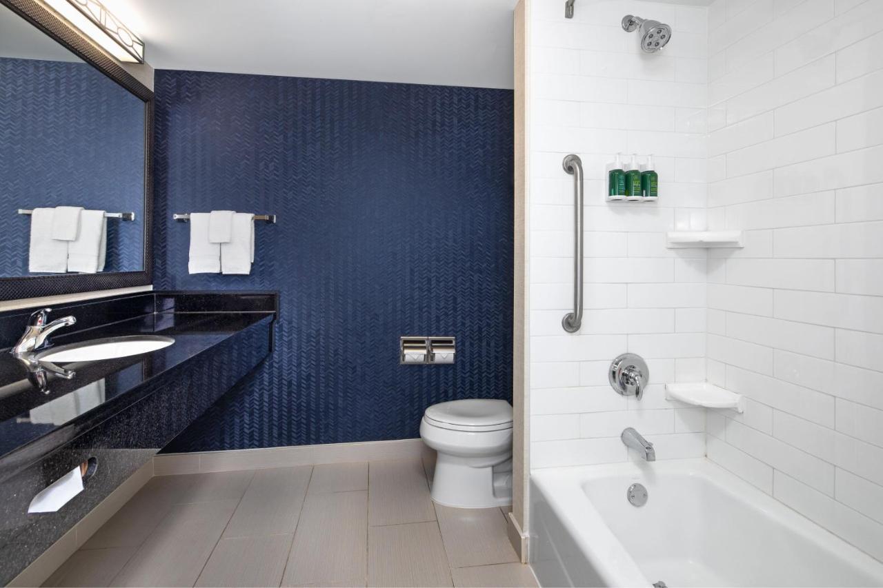 Fairfield Inn & Suites By Marriott Toronto מיסיסאוגה מראה חיצוני תמונה