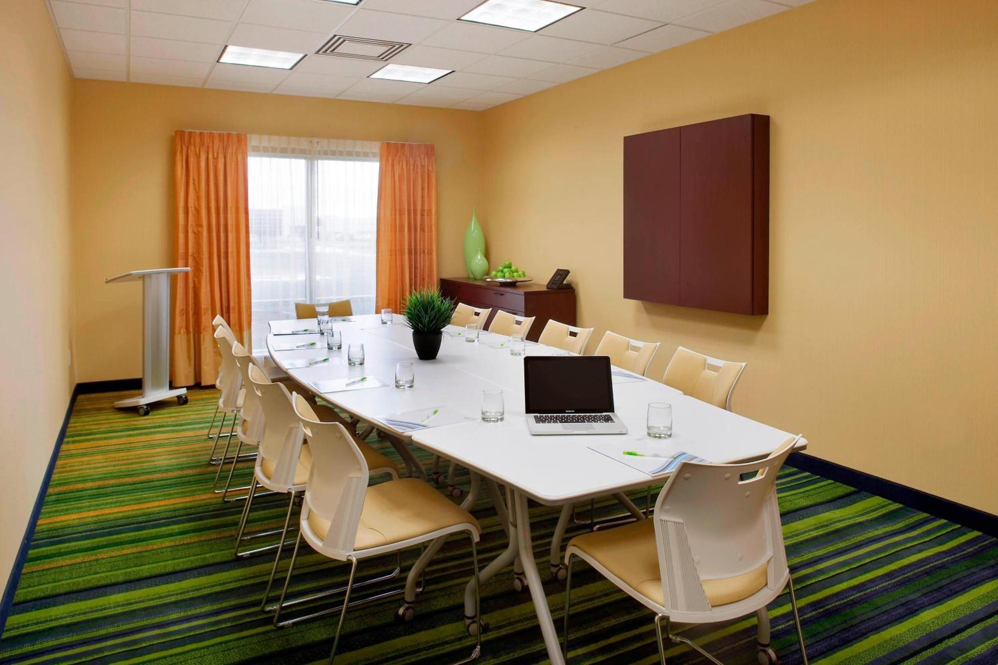 Fairfield Inn & Suites By Marriott Toronto מיסיסאוגה מראה חיצוני תמונה
