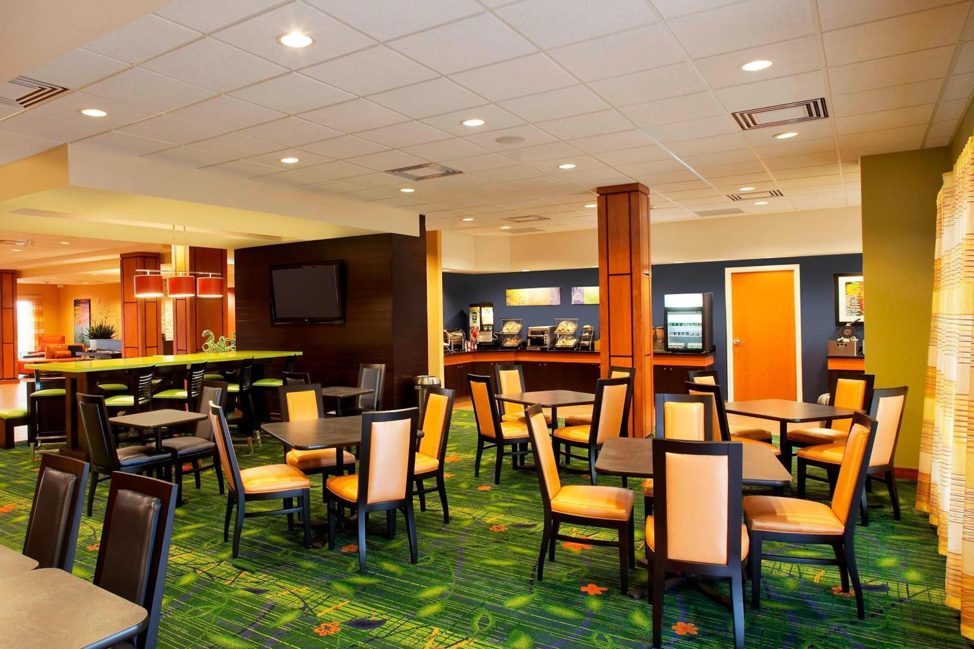 Fairfield Inn & Suites By Marriott Toronto מיסיסאוגה מראה חיצוני תמונה