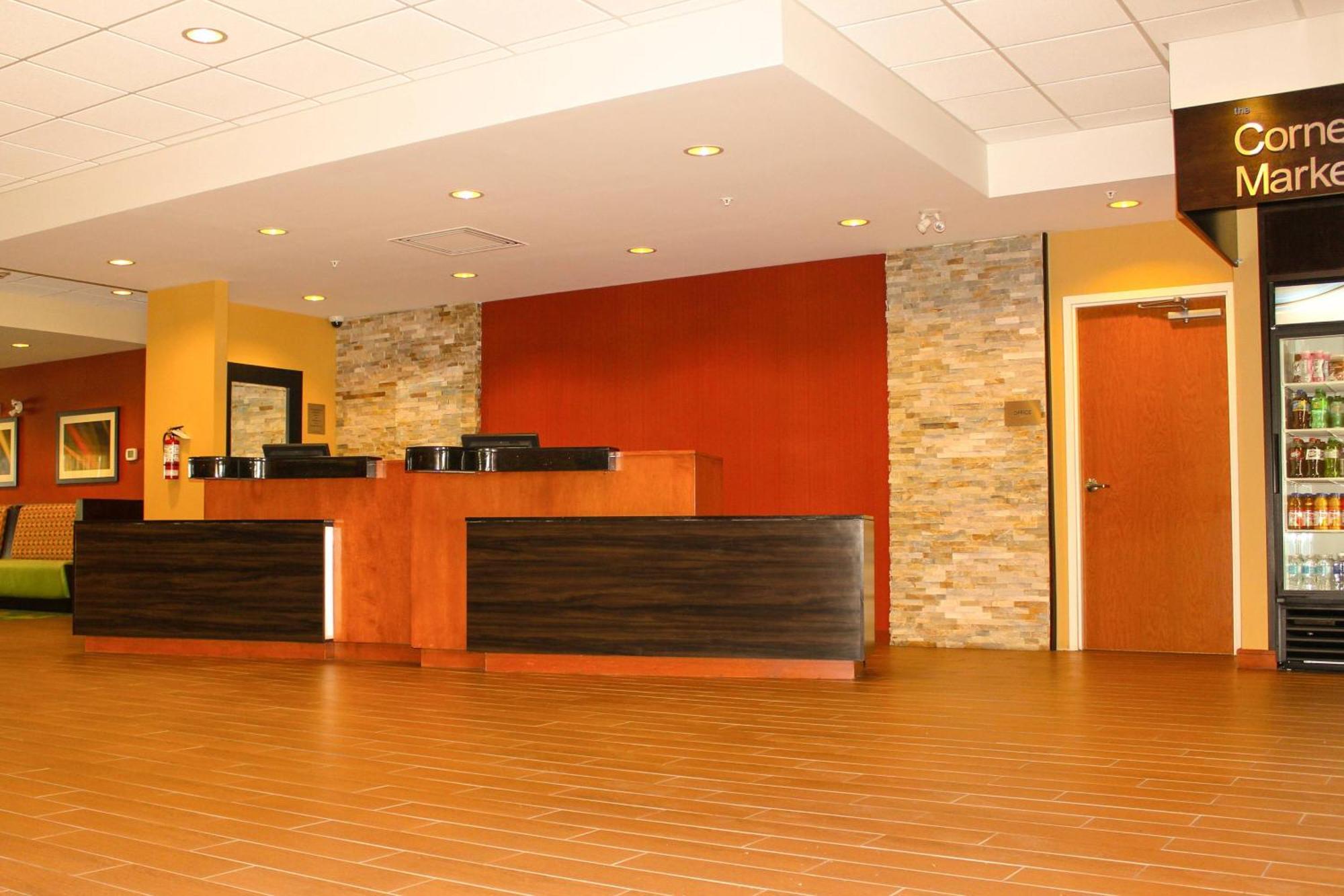 Fairfield Inn & Suites By Marriott Toronto מיסיסאוגה מראה חיצוני תמונה