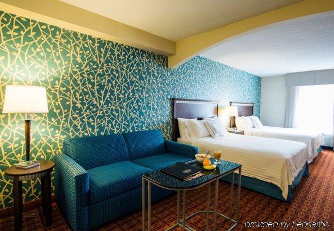 Fairfield Inn & Suites By Marriott Toronto מיסיסאוגה מראה חיצוני תמונה