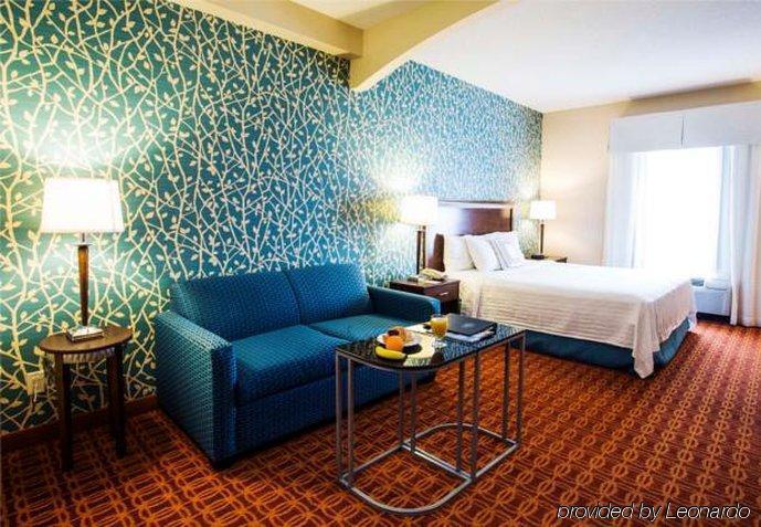 Fairfield Inn & Suites By Marriott Toronto מיסיסאוגה מראה חיצוני תמונה