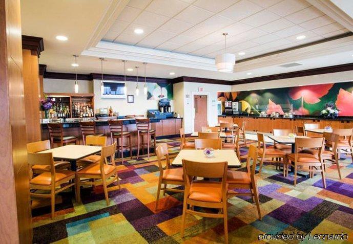 Fairfield Inn & Suites By Marriott Toronto מיסיסאוגה מראה חיצוני תמונה